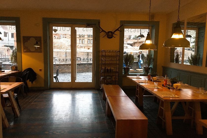 کافه لیلا (Leila Café) تفلیس