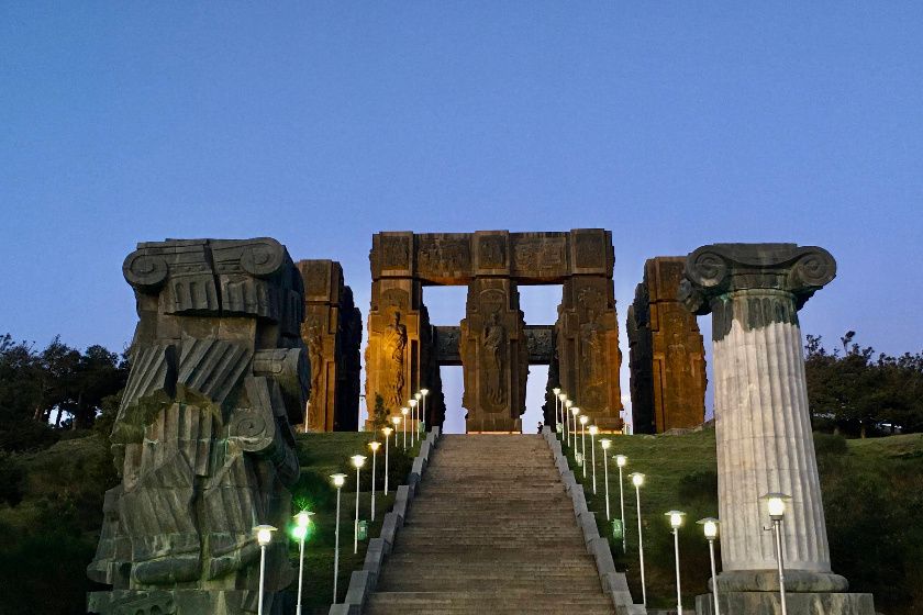 بنای یادبود تاریخ گرجستان