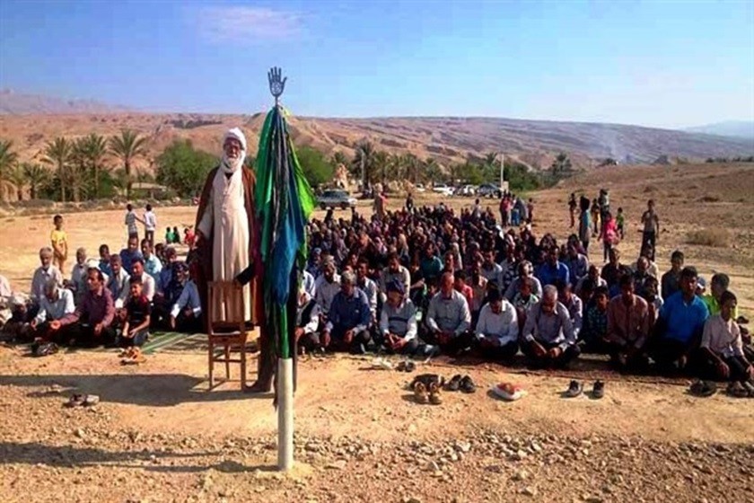 برگزاری مراسم قبله دعا برای باریدن باران در قشم