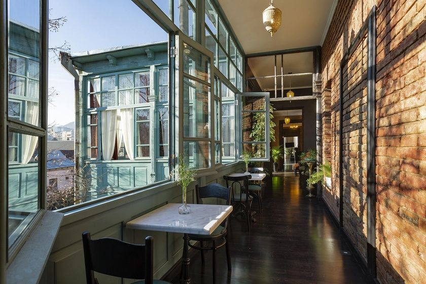 رستوران گاستروبار (Unfound Door Gastrobar) تفلیس