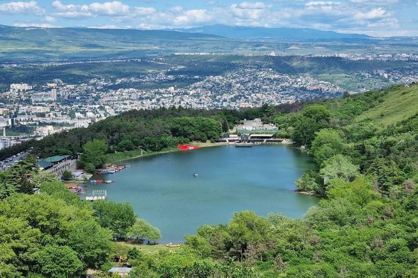دریاچه لاکپشت تفلیس